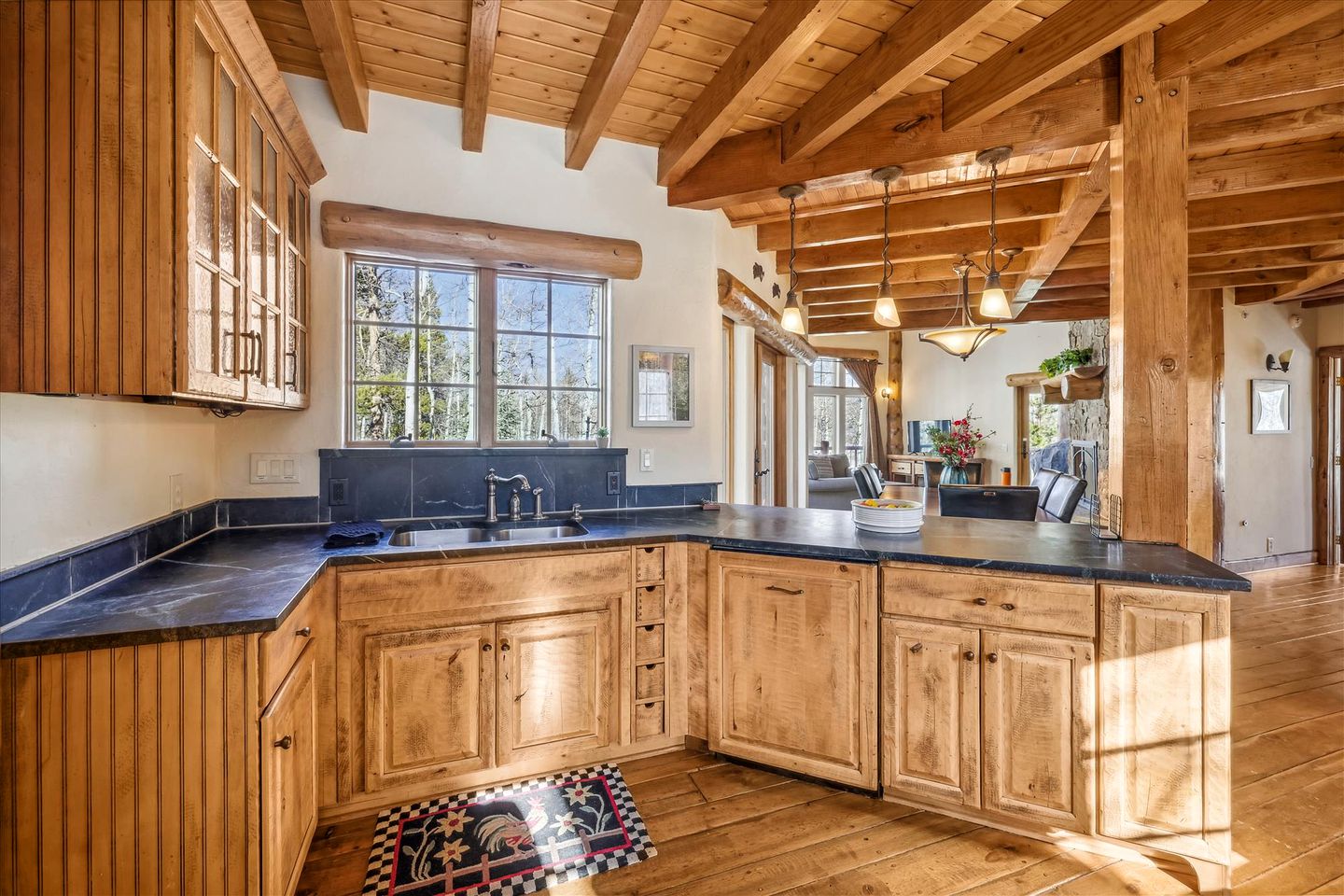 Exquisite Luxury Cabin with Stone Fireplace and Spectacular Views near Keystone and Breckenridge, Colorado