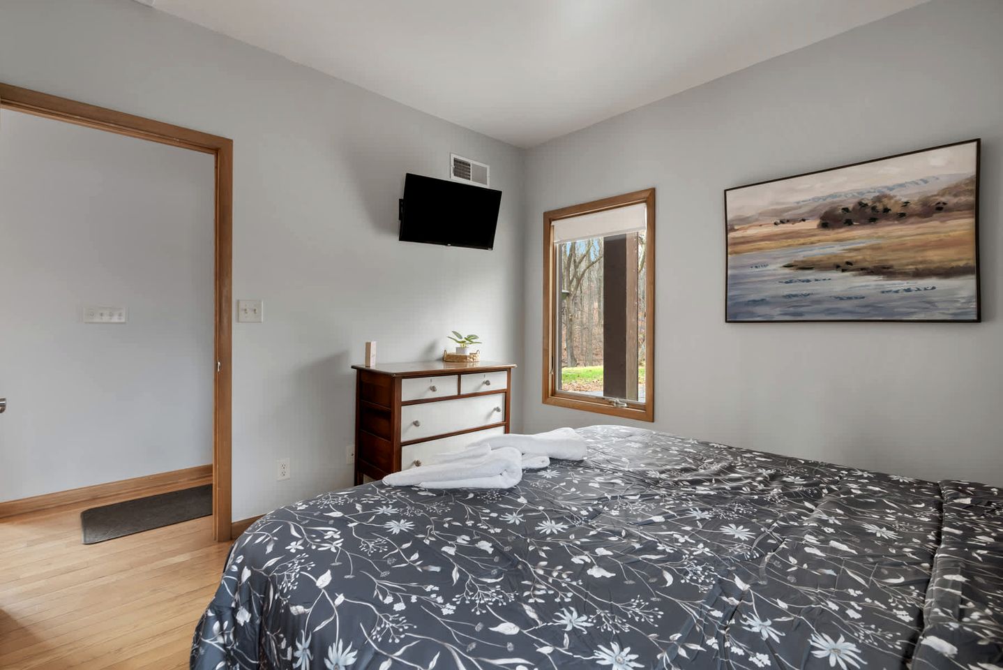 Fully Equipped Cabin for a Family Glamping Getaway in the Mountains of West Virginia, near Berkeley Springs