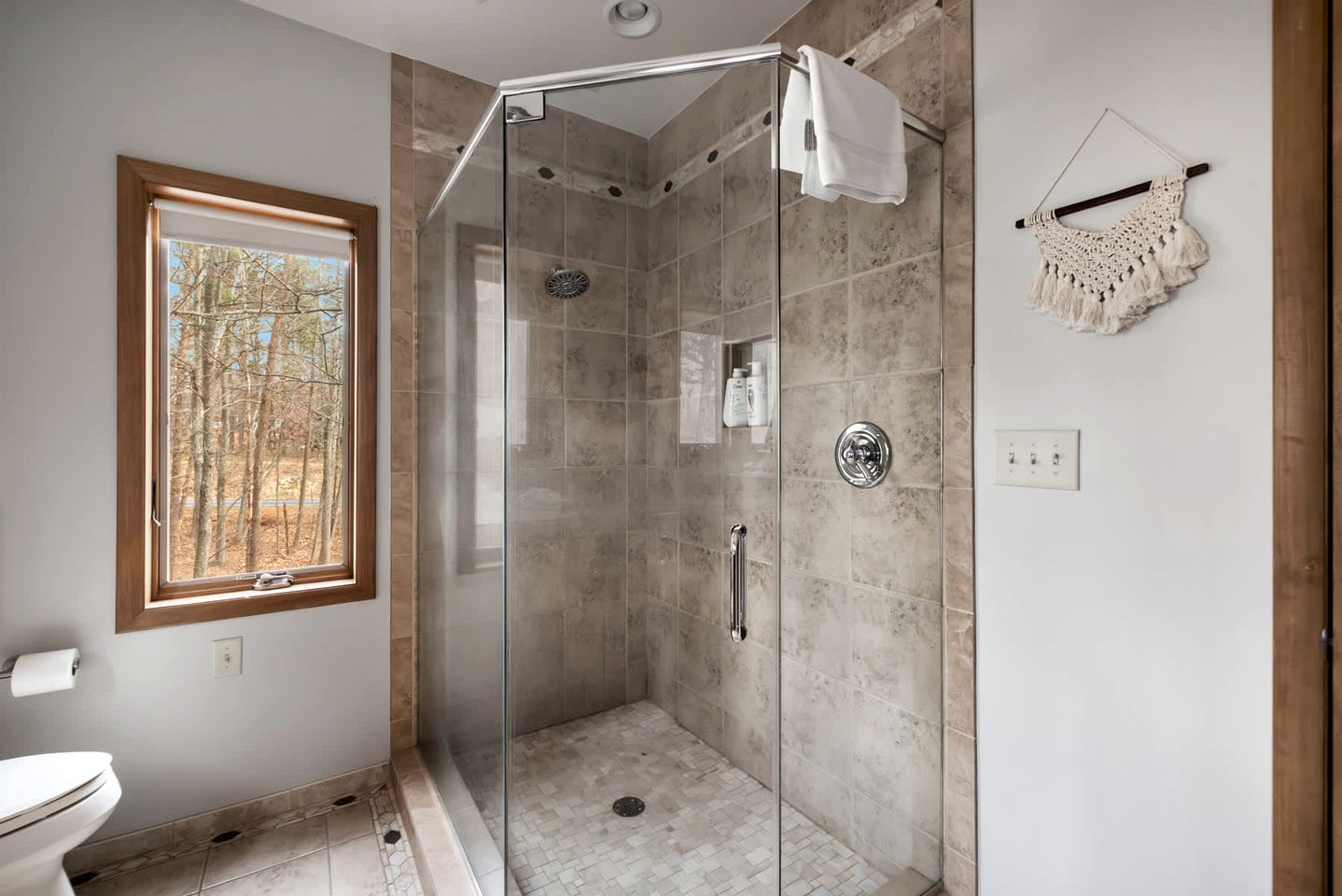 Fully Equipped Cabin for a Family Glamping Getaway in the Mountains of West Virginia, near Berkeley Springs