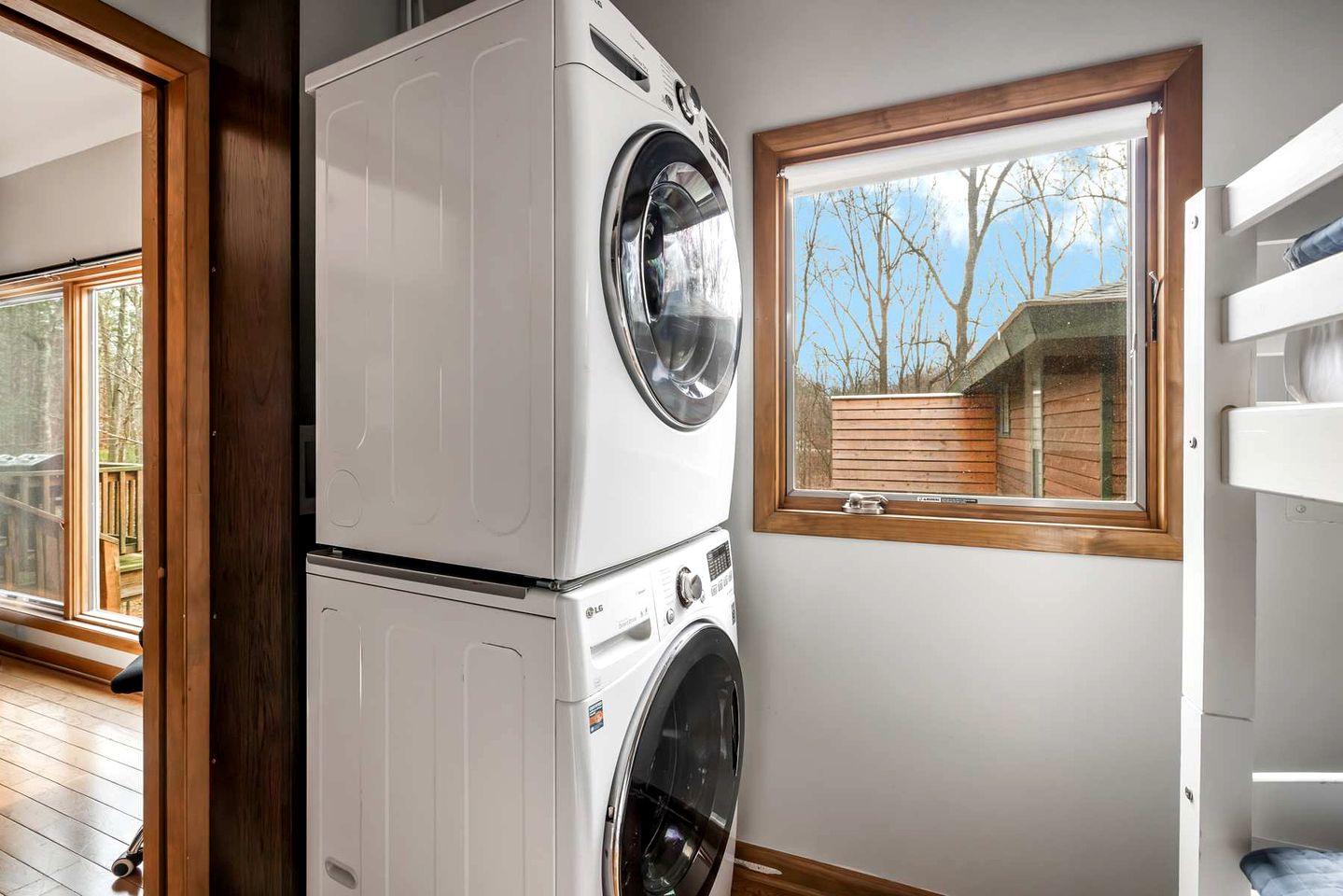 Fully Equipped Cabin for a Family Glamping Getaway in the Mountains of West Virginia, near Berkeley Springs