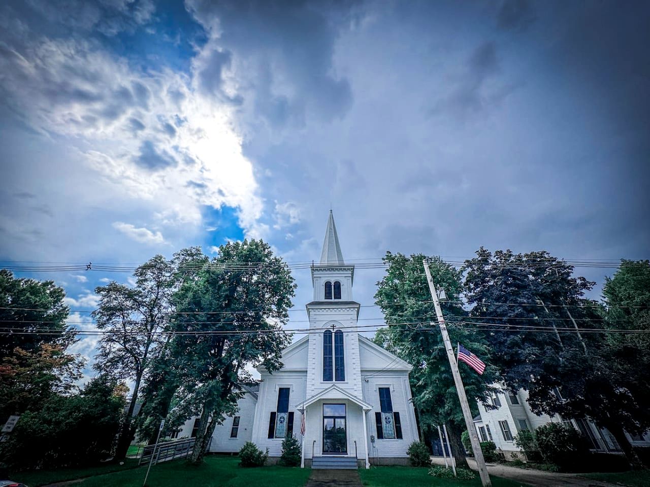 Enjoy this Unique Two Vacation Rentals Ideal for Groups in New Hampshire