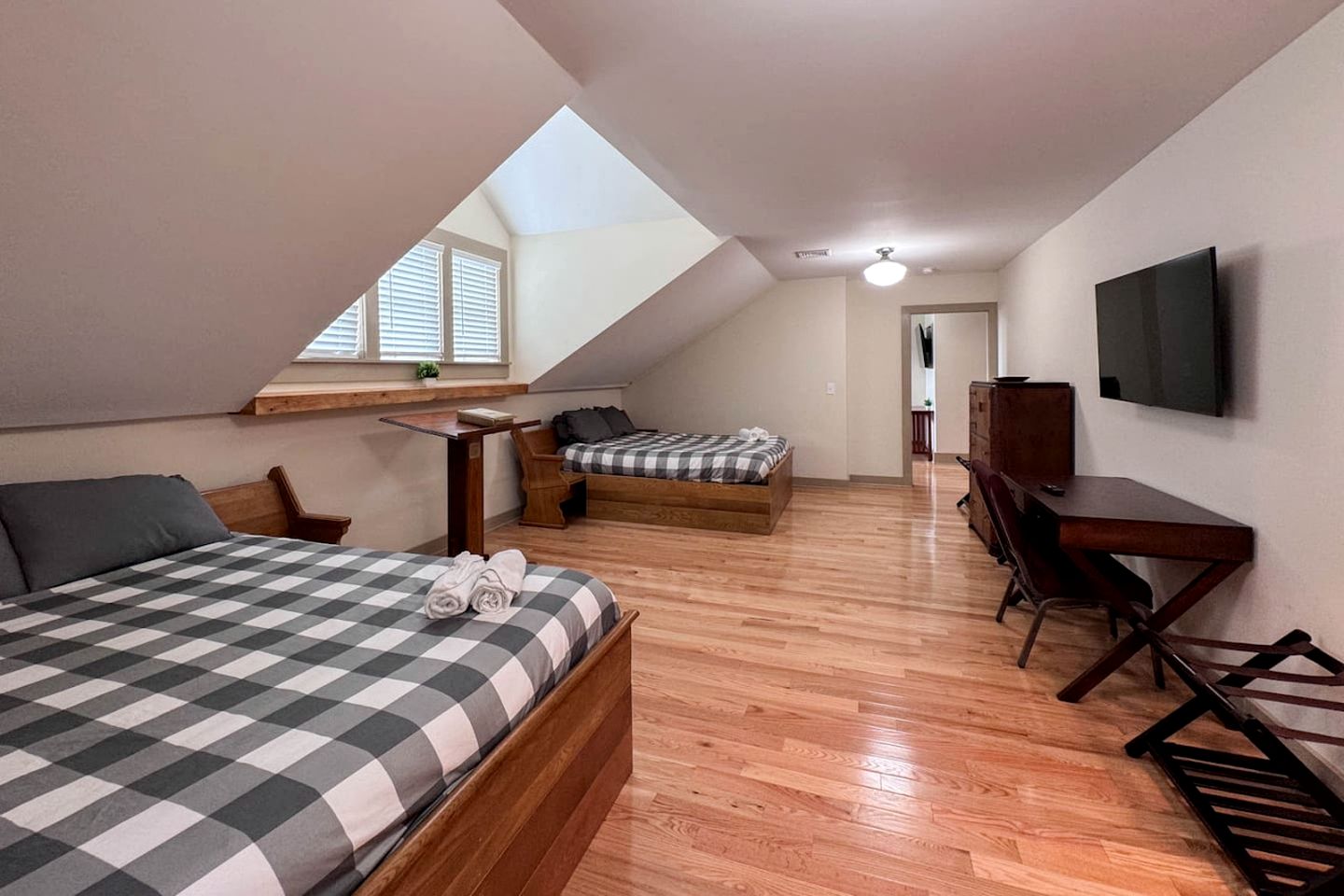 Enjoy this Unique Two Vacation Rentals Ideal for Groups in New Hampshire