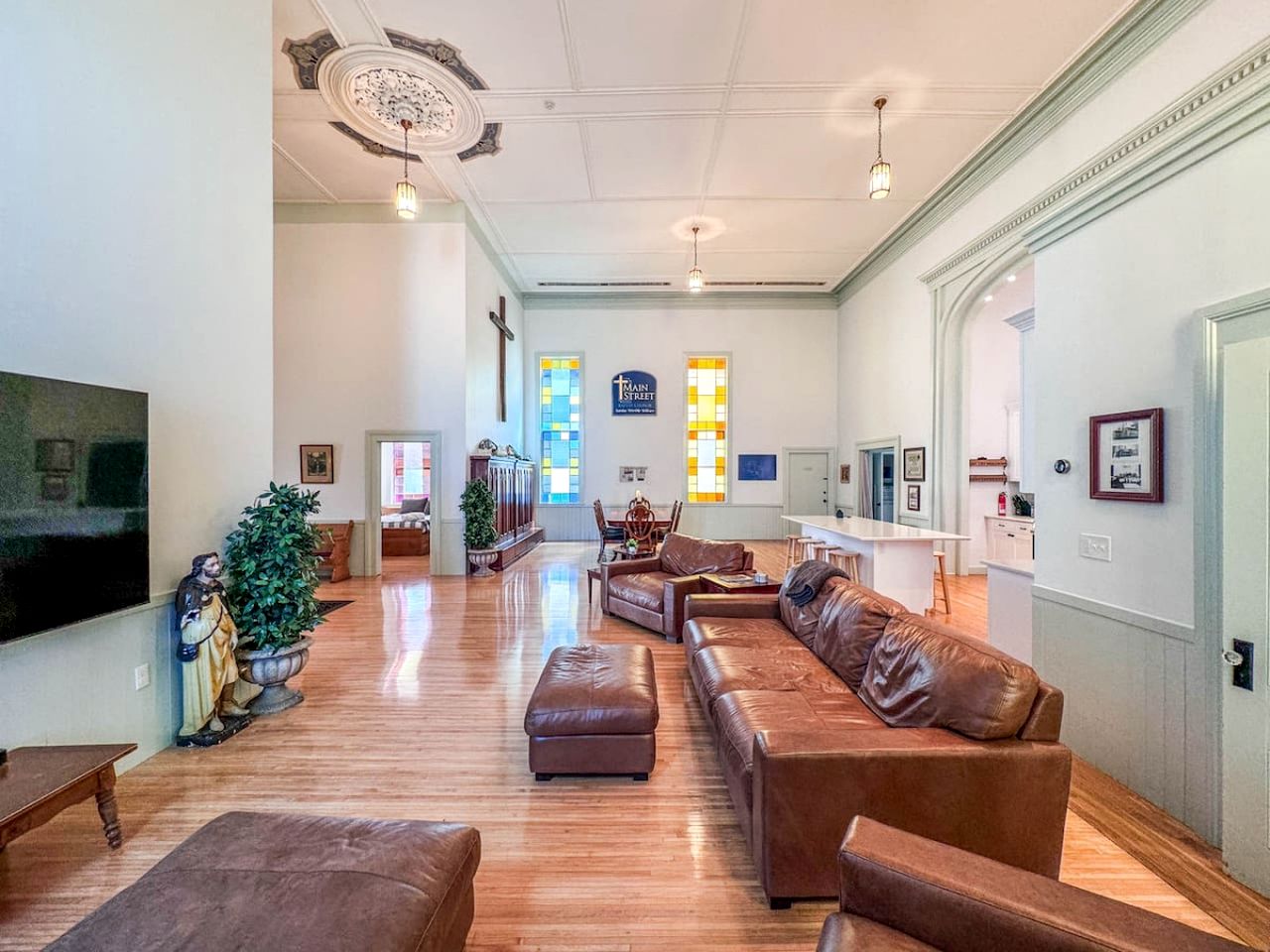 Enjoy this Unique Two Vacation Rentals Ideal for Groups in New Hampshire