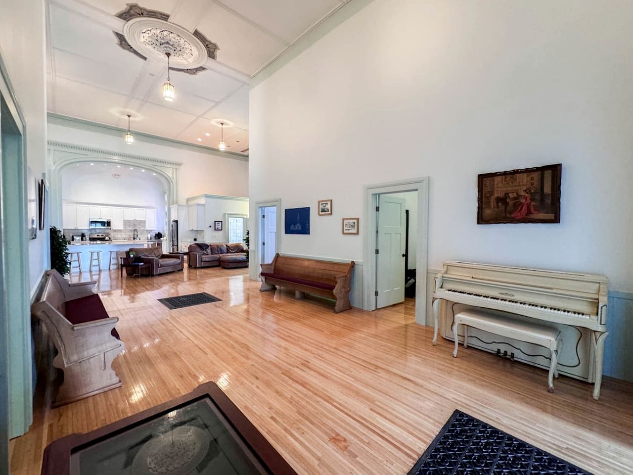 Enjoy this Unique Two Vacation Rentals Ideal for Groups in New Hampshire