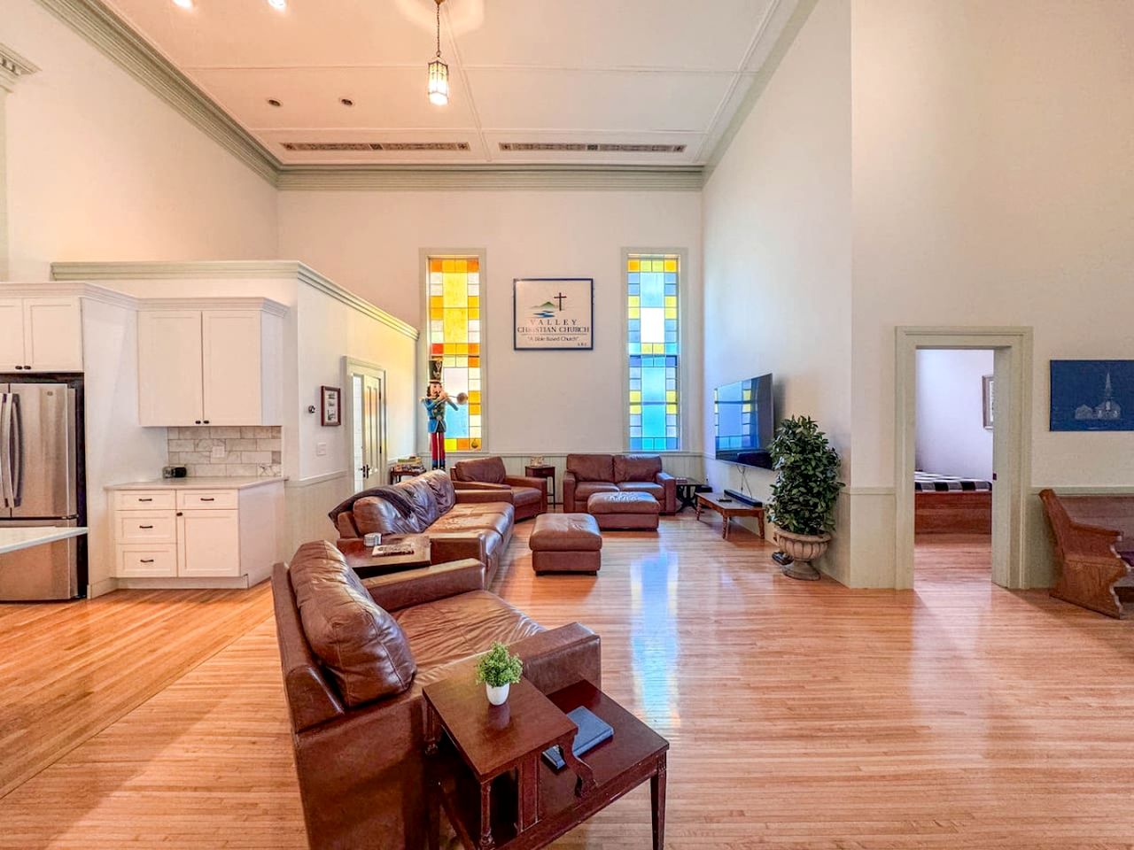 Enjoy this Unique Two Vacation Rentals Ideal for Groups in New Hampshire