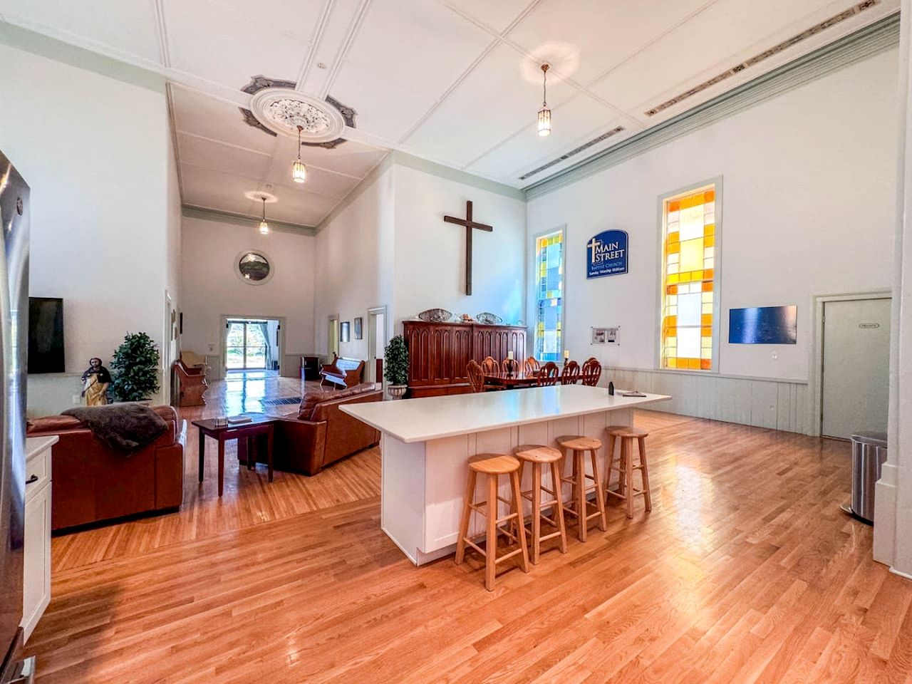 Enjoy this Unique Two Vacation Rentals Ideal for Groups in New Hampshire