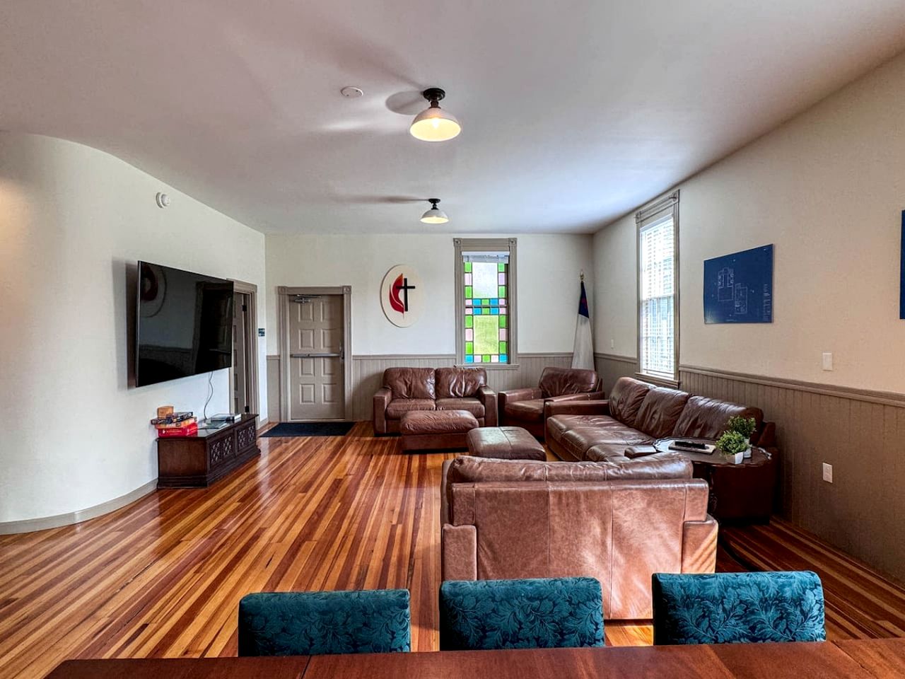 Enjoy this Unique Two Vacation Rentals Ideal for Groups in New Hampshire