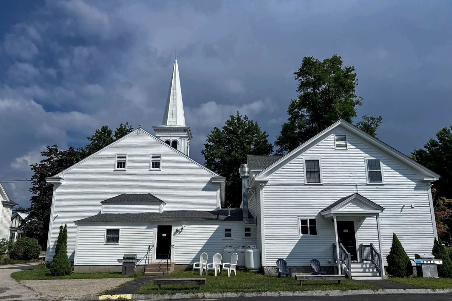 Enjoy this Unique Two Vacation Rentals Ideal for Groups in New Hampshire