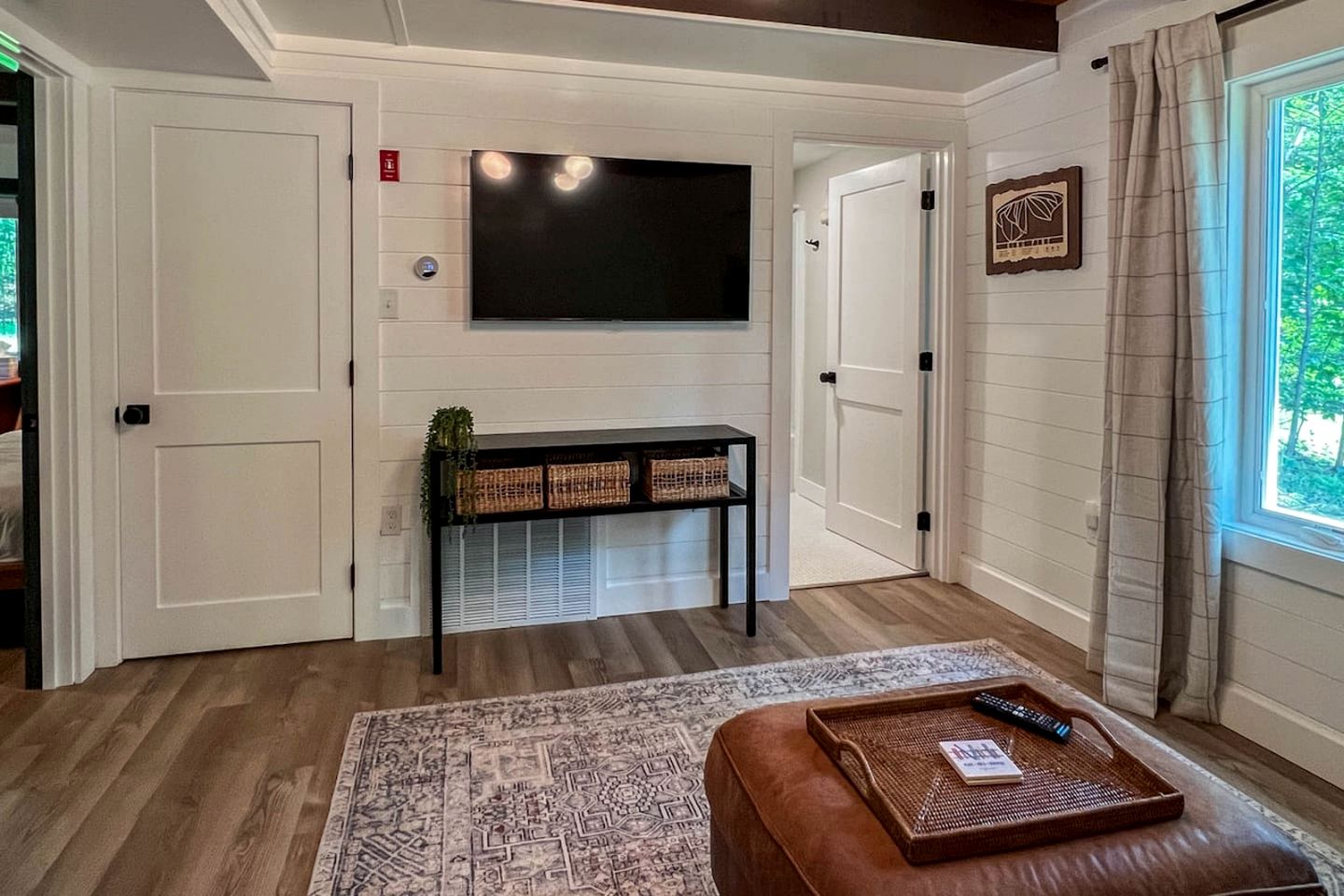Enjoyable Cabin Nestled Amidst Trees and Barbecue Provided in North Conway, New Hampshire