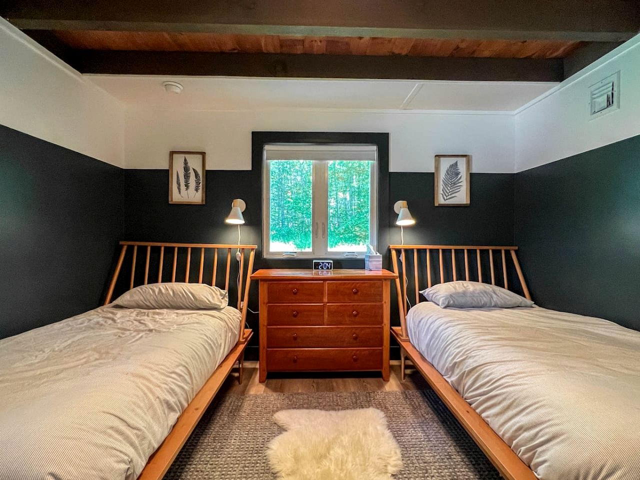 Enjoyable Cabin Nestled Amidst Trees and Barbecue Provided in North Conway, New Hampshire