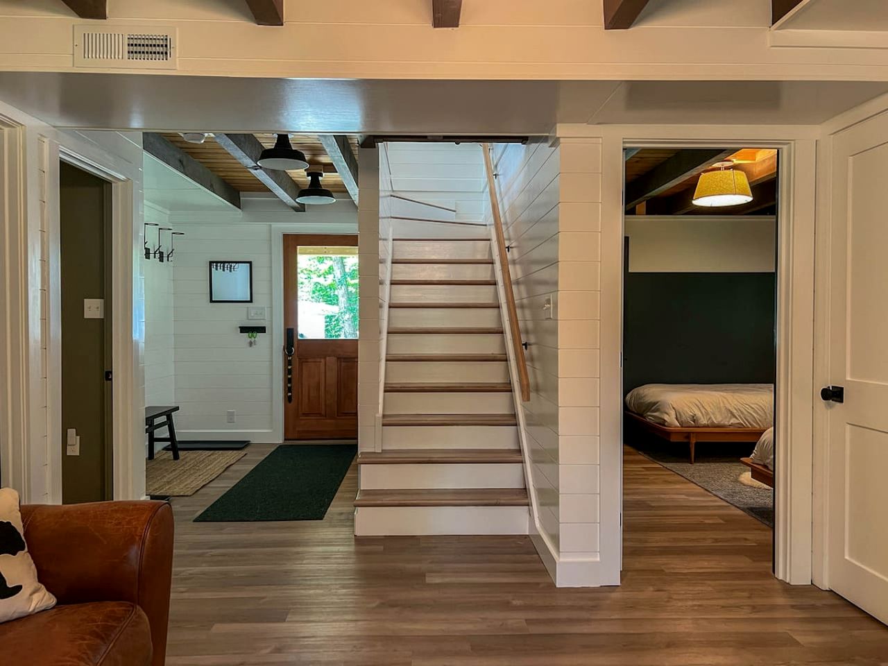 Enjoyable Cabin Nestled Amidst Trees and Barbecue Provided in North Conway, New Hampshire