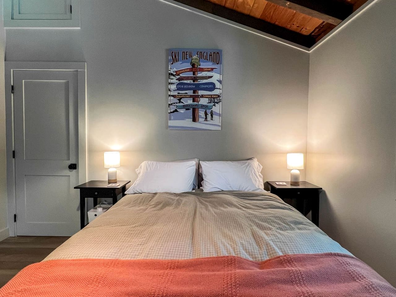 Enjoyable Cabin Nestled Amidst Trees and Barbecue Provided in North Conway, New Hampshire
