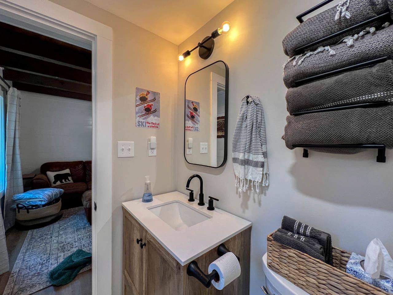 Enjoyable Cabin Nestled Amidst Trees and Barbecue Provided in North Conway, New Hampshire