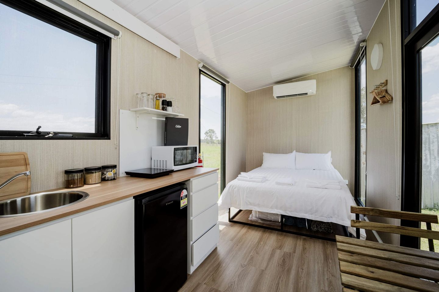 Enjoyable Tiny House with Great Sights in Myrtle Creek, New South Wales