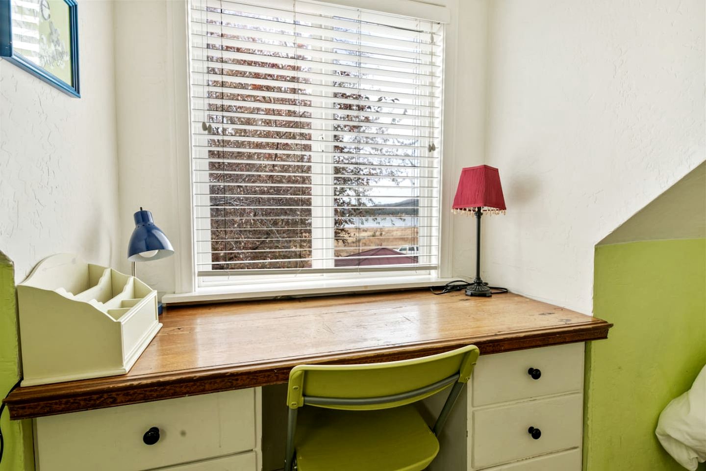 Enormous Cabin with Equipped Deck Perfect for Groups in California