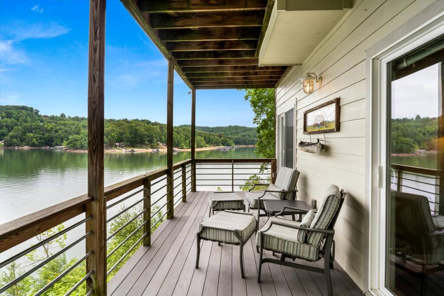 Enormous Cabin Fully Loaded Dock for Water Sports in Tennessee