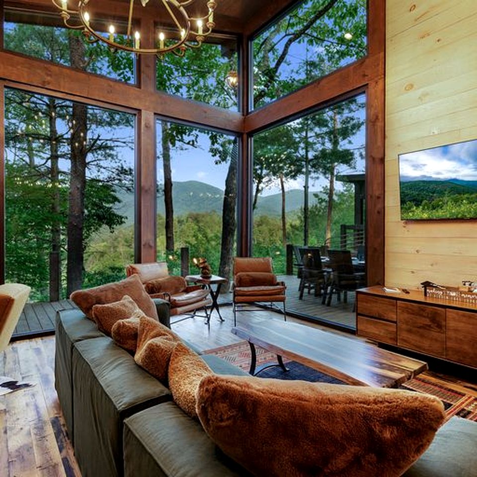 Enormous Cabin Luxury Interior and Game Room in Cherry Log, Georgia