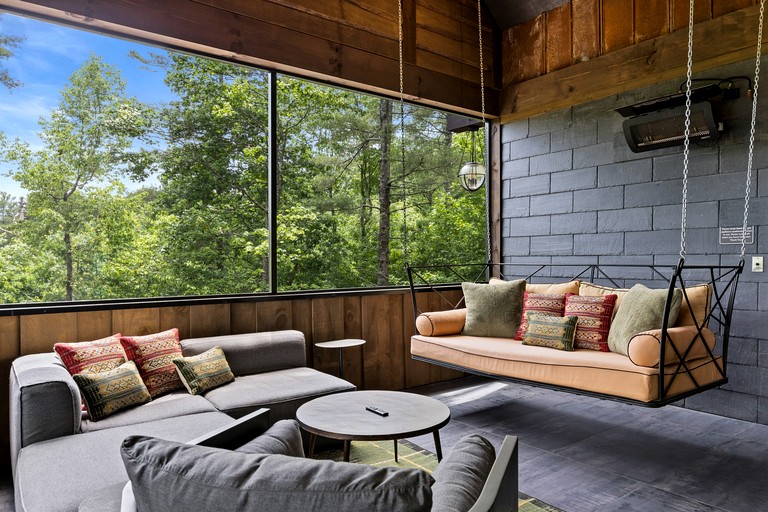 Cabins (United States of America, Cherry Log, Georgia)