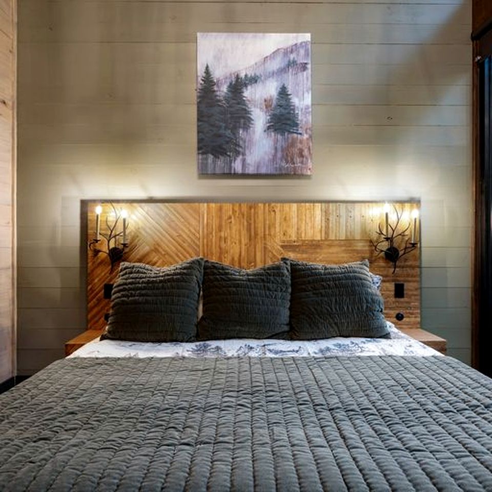 Enormous Cabin Luxury Interior and Game Room in Cherry Log, Georgia