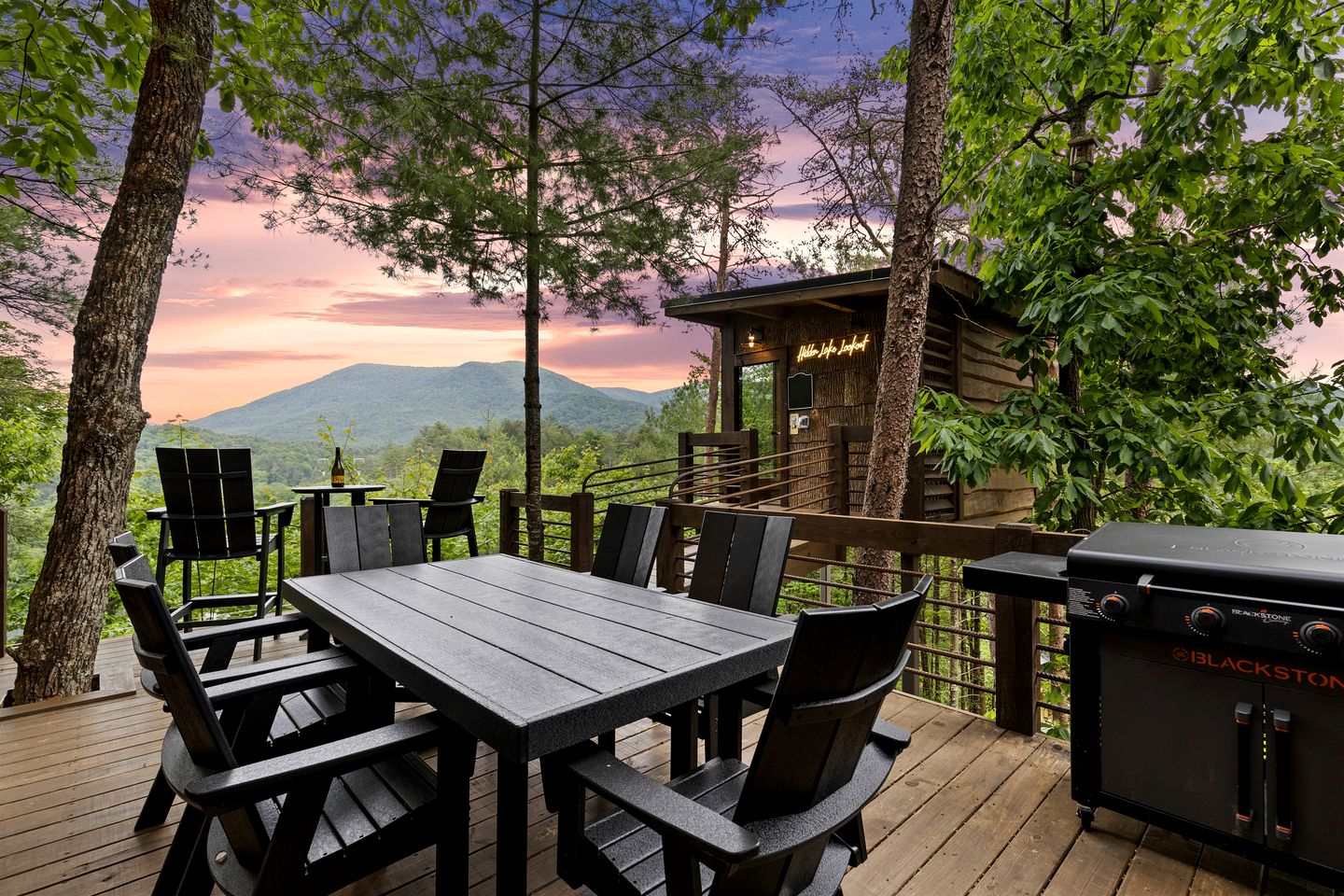 Enormous Cabin Luxury Interior and Game Room in Cherry Log, Georgia