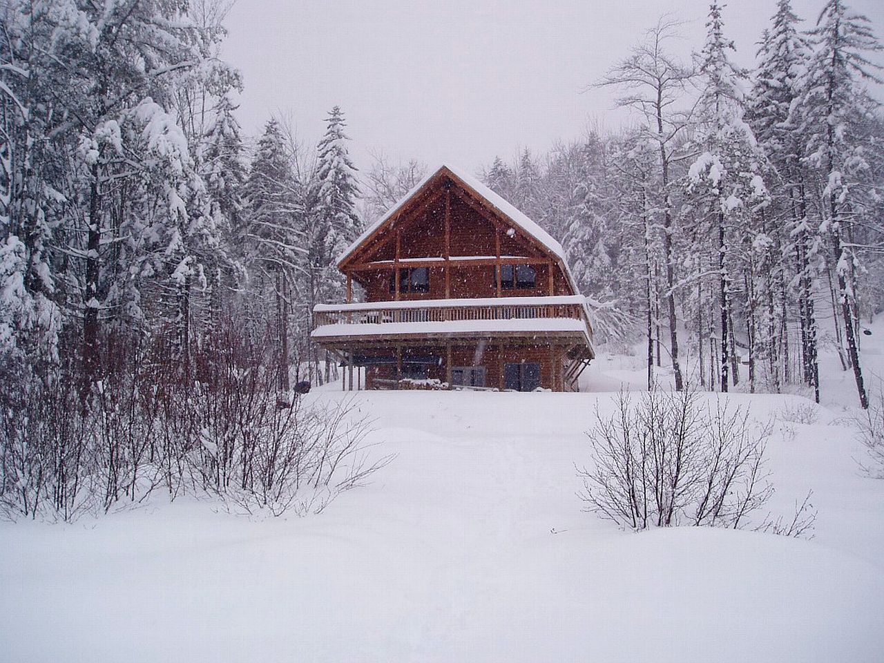 Enormous Cabin Rental Overlooking Spruce Lake in Wilmington, Vermont