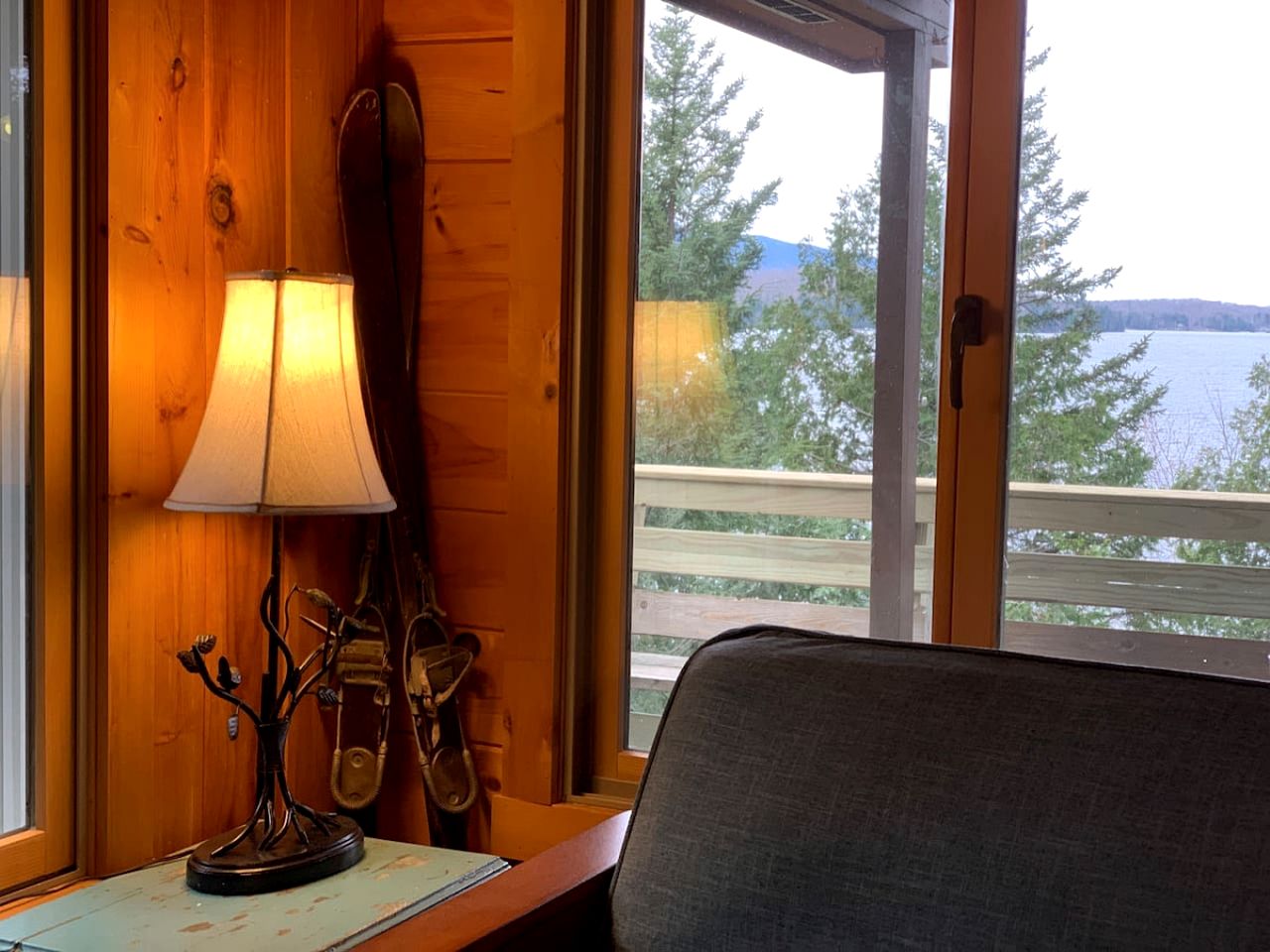 Enormous Lake Cabin Ideal for Large Groups in Maine