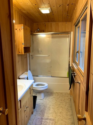 Cabins (United States of America, Greenville, Maine)