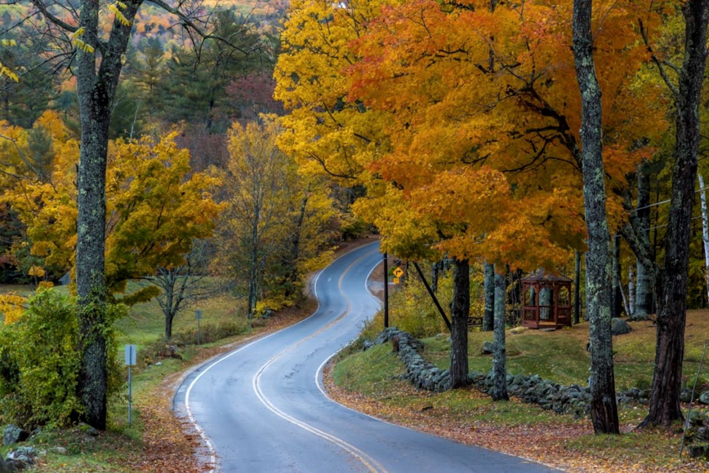 Enormous Spacious Cabin with Jacuzzi Perfect for Groups in New Hampshire