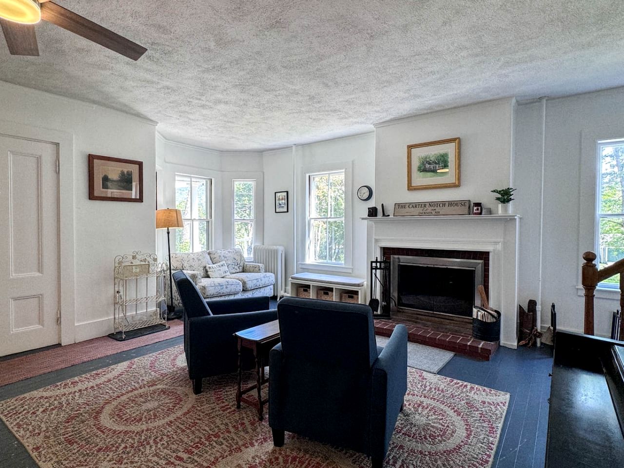 Enormous Spacious Cabin with Jacuzzi Perfect for Groups in New Hampshire