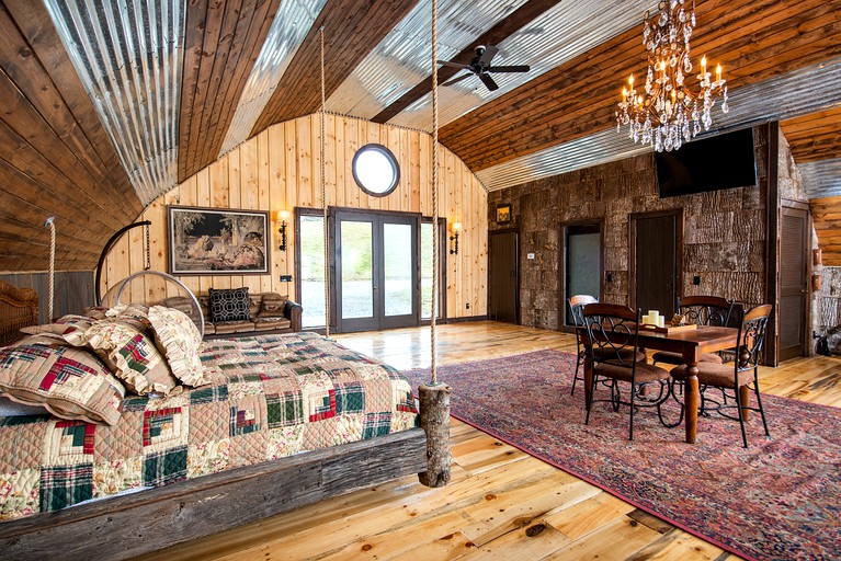 Barns (United States of America, Sugar Grove, North Carolina)