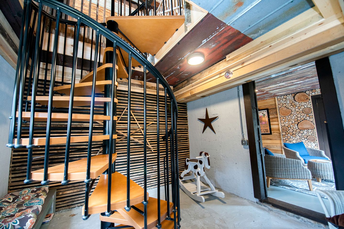 Wonderful Barn with Hot-tub and Petting Zoo in Sugar Grove, North Carolina