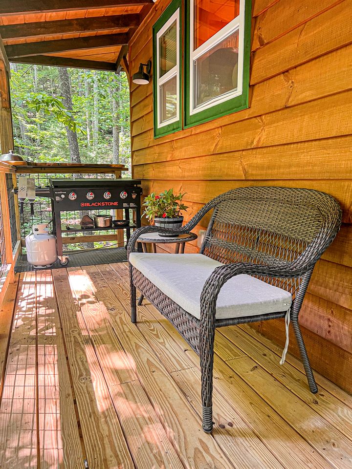 Entire Four Treehouses Resort Perfect for Groups and Outdoor Activities in Copperhill, Tennessee