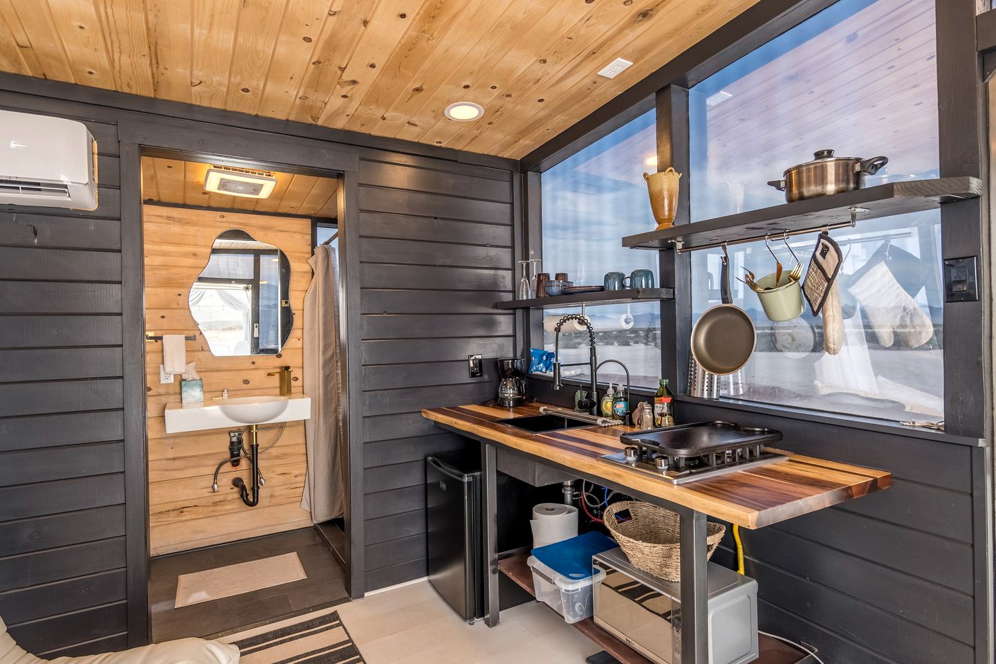 Entire Glamping Complex with Sauna and Hot-Tub in Utah