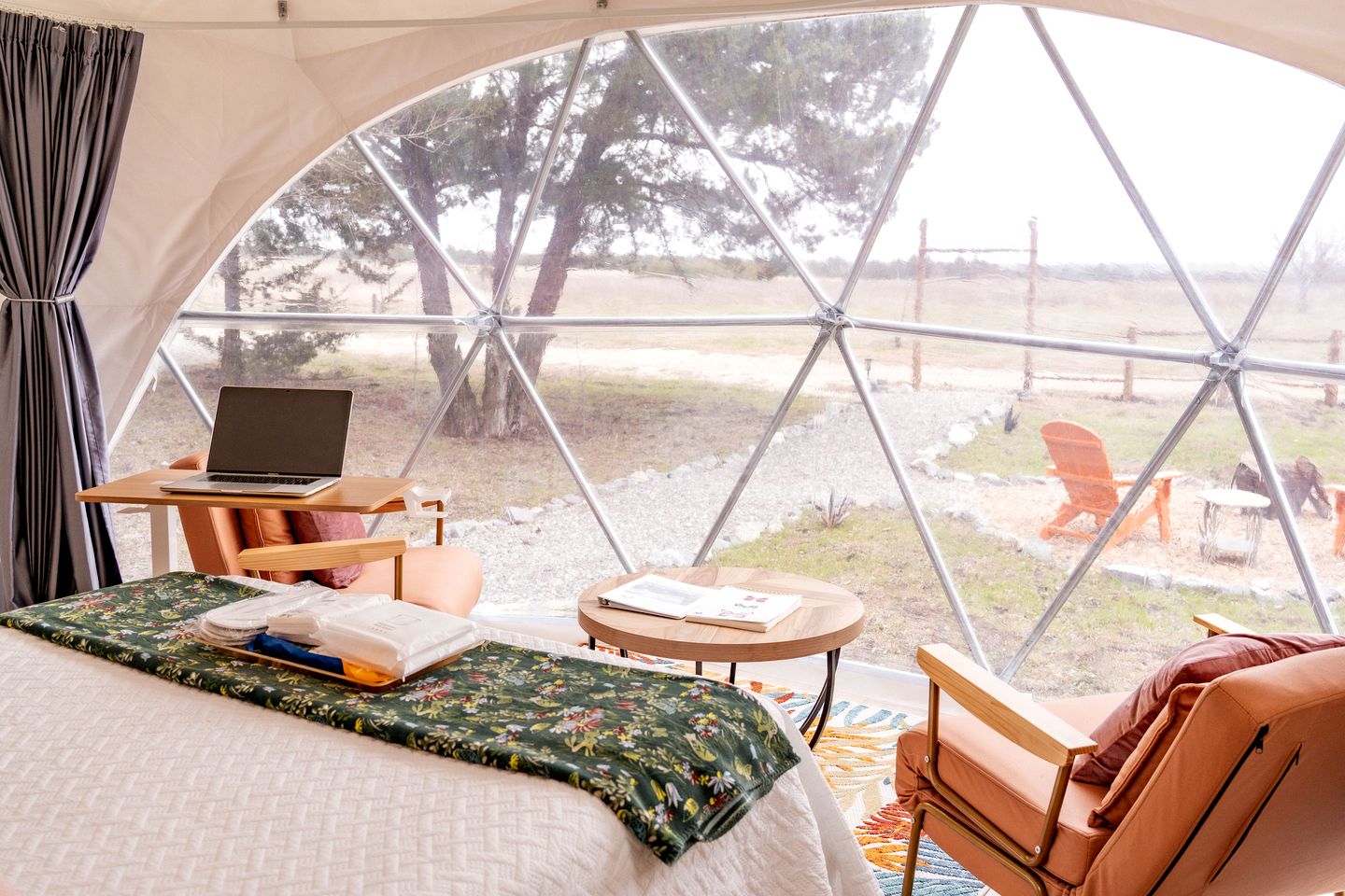 Peaceful Luxury Glamping Domes with Stargazing & Farm Retreat near Lake Access in Wolfe City, Texas