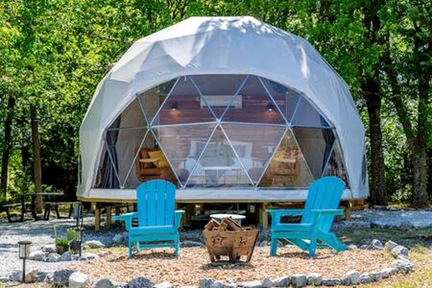 Peaceful Luxury Glamping Domes with Stargazing & Farm Retreat near Lake Access in Wolfe City, Texas