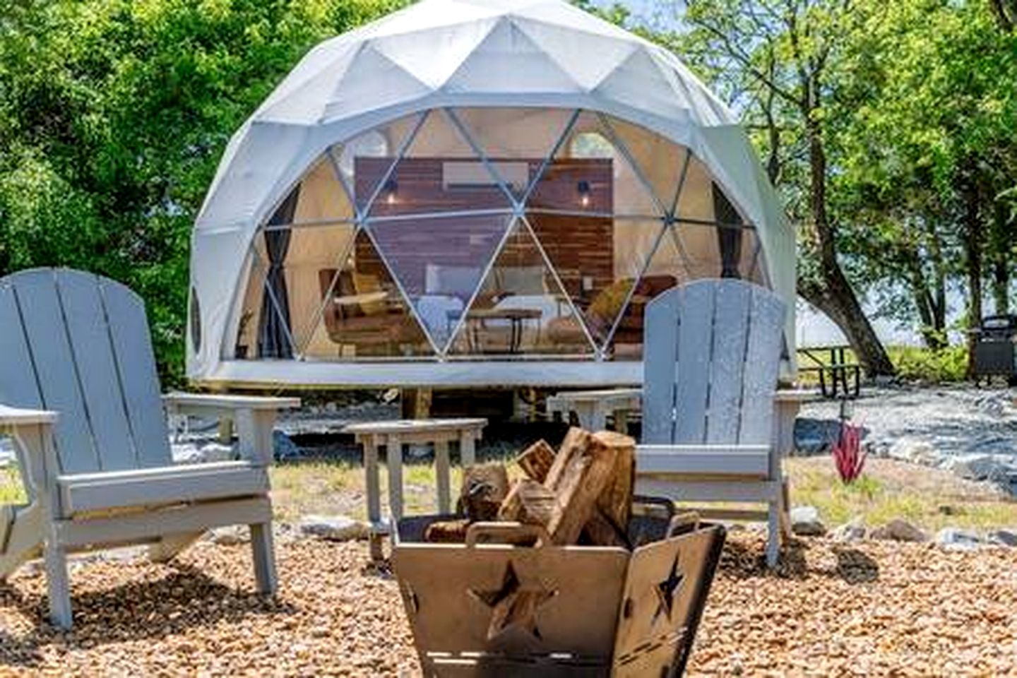 Peaceful Luxury Glamping Domes with Stargazing & Farm Retreat near Lake Access in Wolfe City, Texas