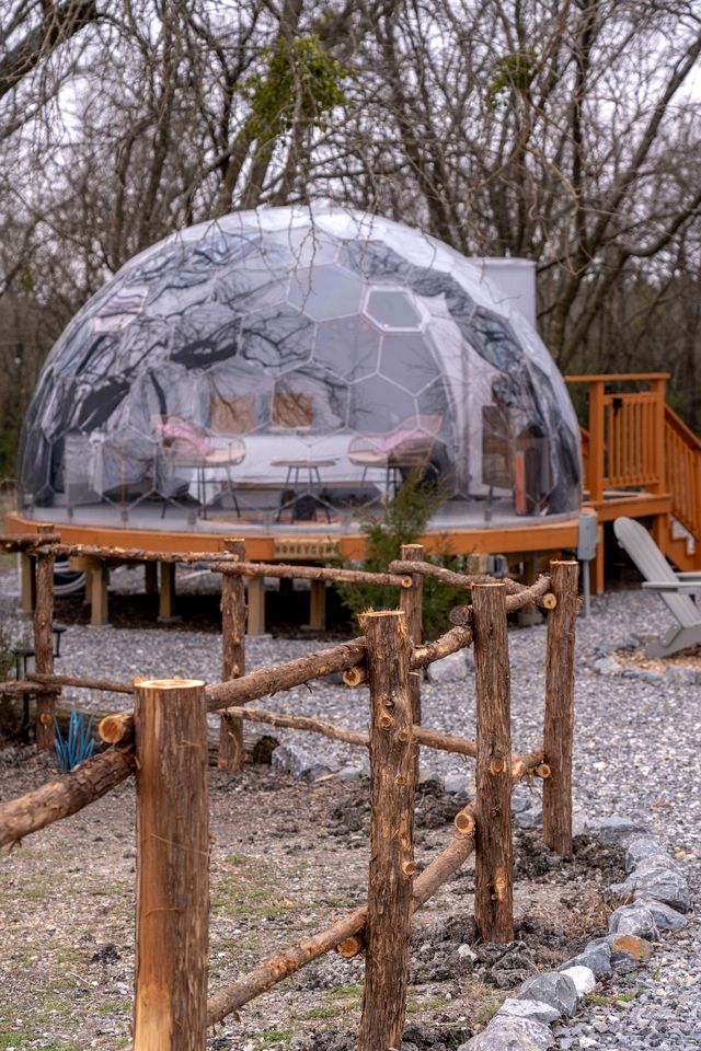 Peaceful Luxury Glamping Domes with Stargazing & Farm Retreat near Lake Access in Wolfe City, Texas