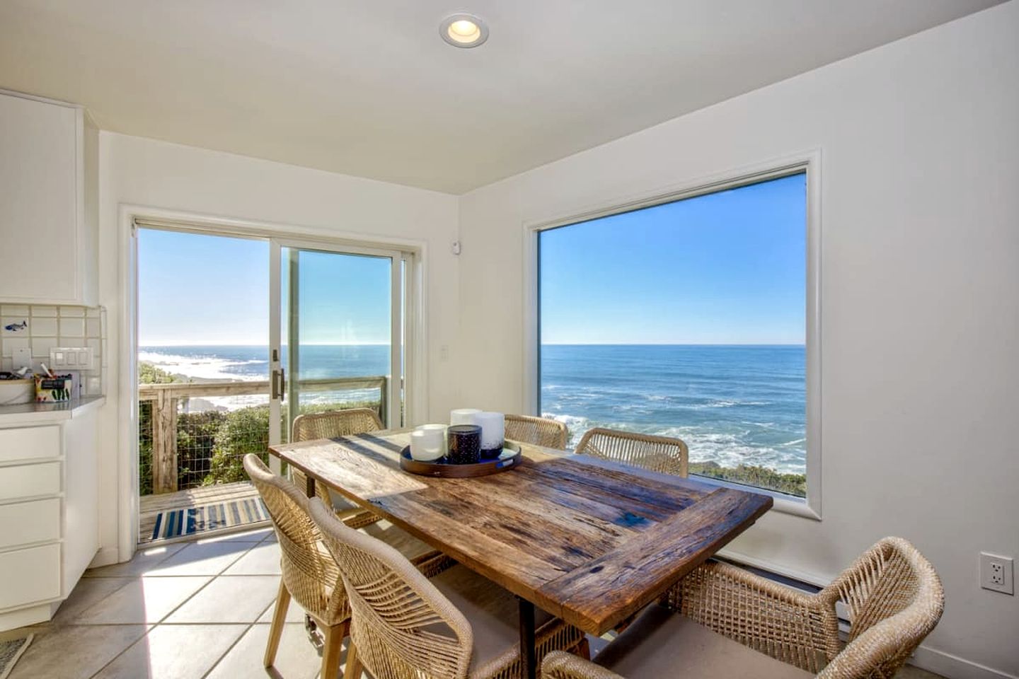 Gorgeous Oceanfront Vacation Rental with Breathtaking Views, Minutes from Half Moon Bay and San Francisco