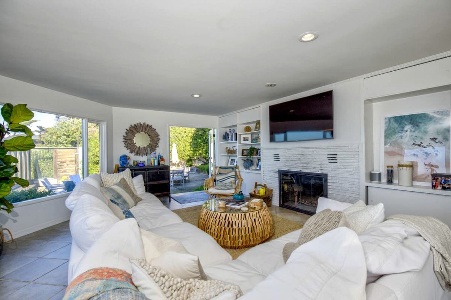 Gorgeous Oceanfront Vacation Rental with Breathtaking Views, Minutes from Half Moon Bay and San Francisco