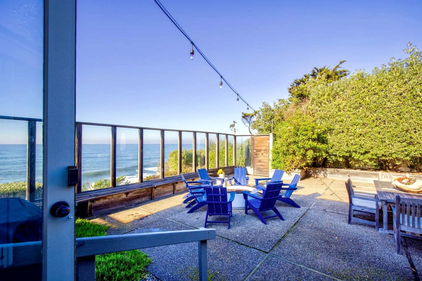 Gorgeous Oceanfront Vacation Rental with Breathtaking Views, Minutes from Half Moon Bay and San Francisco