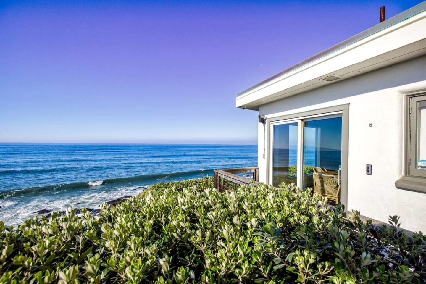 Gorgeous Oceanfront Vacation Rental with Breathtaking Views, Minutes from Half Moon Bay and San Francisco