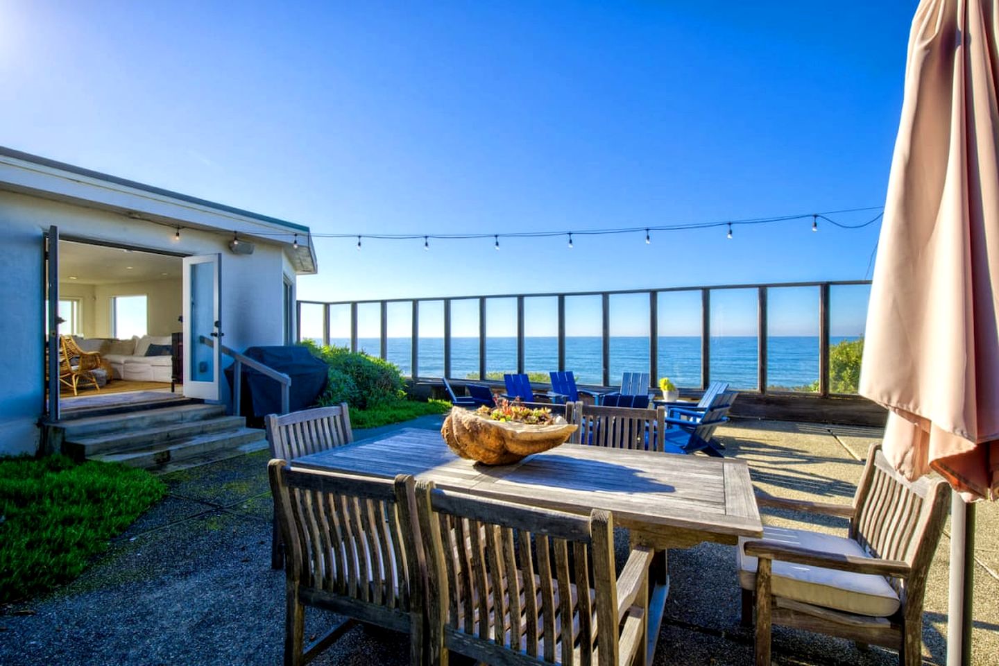 Gorgeous Oceanfront Vacation Rental with Breathtaking Views, Minutes from Half Moon Bay and San Francisco