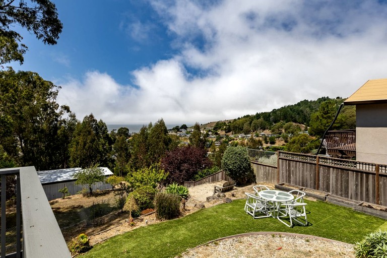 Beach Houses (United States of America, Pacifica, California)