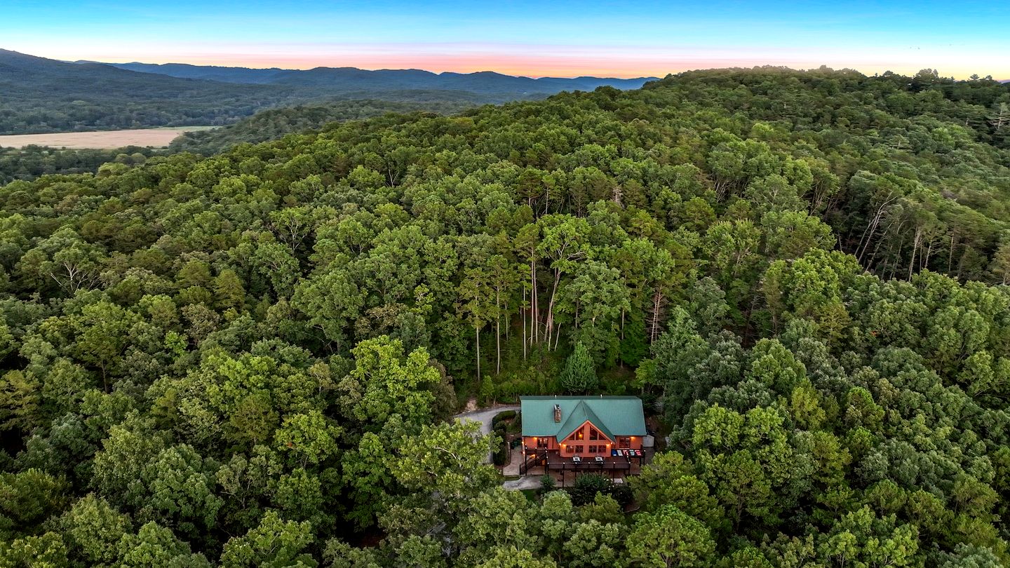 Entire Forest Property for the Family, Nestled in the Blue Ridge Mountains of Georgia