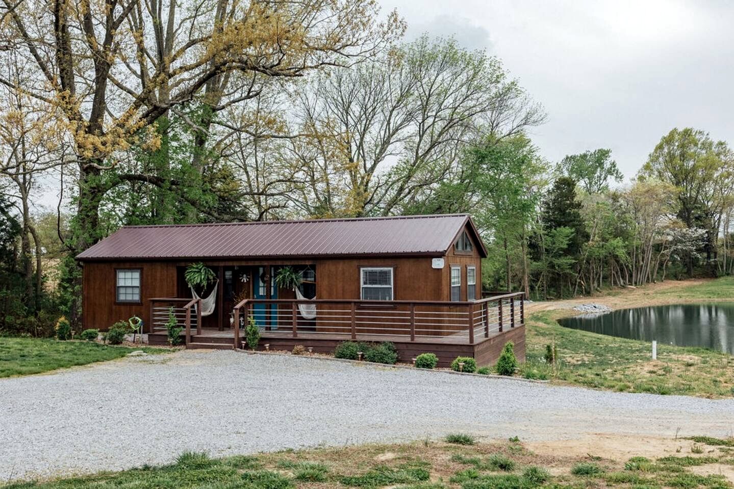 Entire Three Cabins Property Perfect for Big Groups in Marion, Illinois