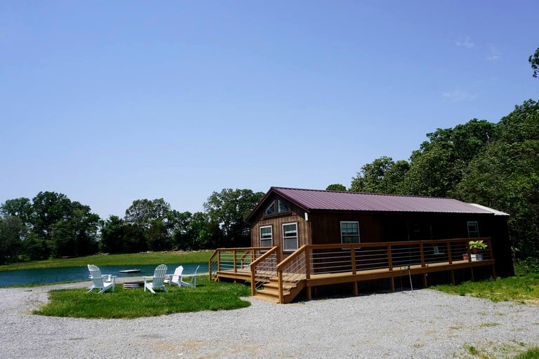 Cabins (United States of America, Marion, Illinois)