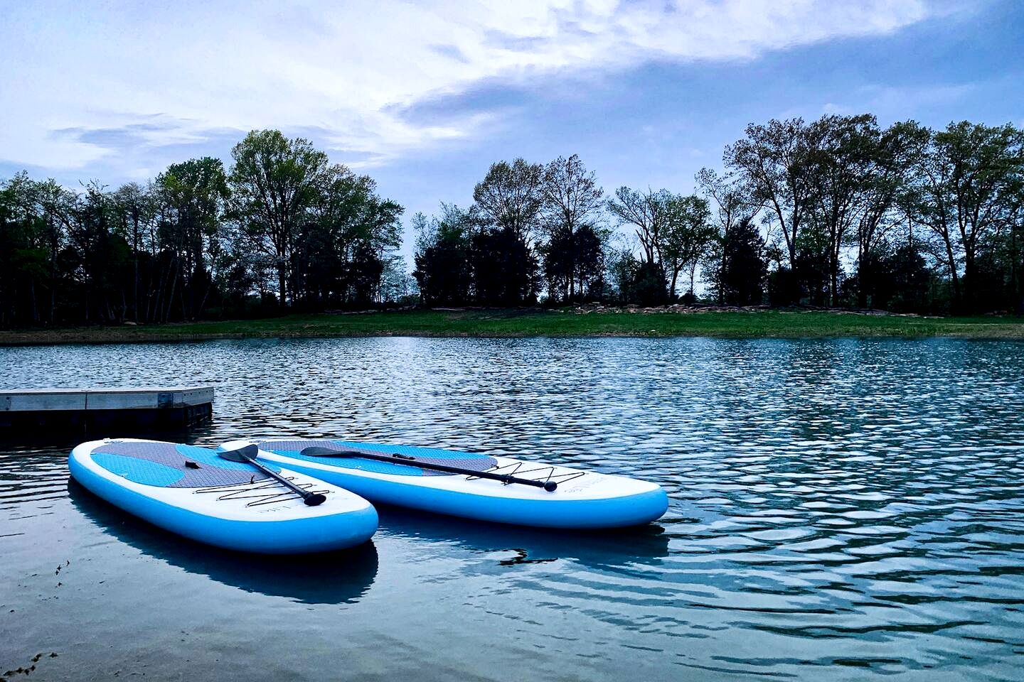 Entire Three Cabins Property Perfect for Big Groups in Marion, Illinois