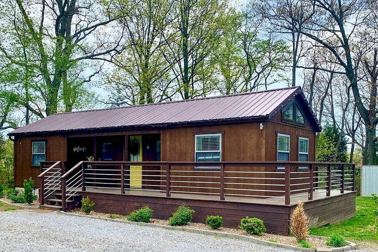 Cabins (United States of America, Marion, Illinois)