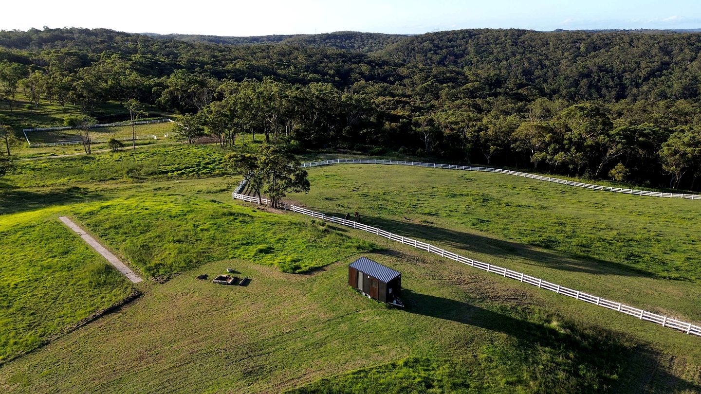 Rustic Tiny House Stay with Horse Encounters near Brisbane Water National Park, Calga NSW