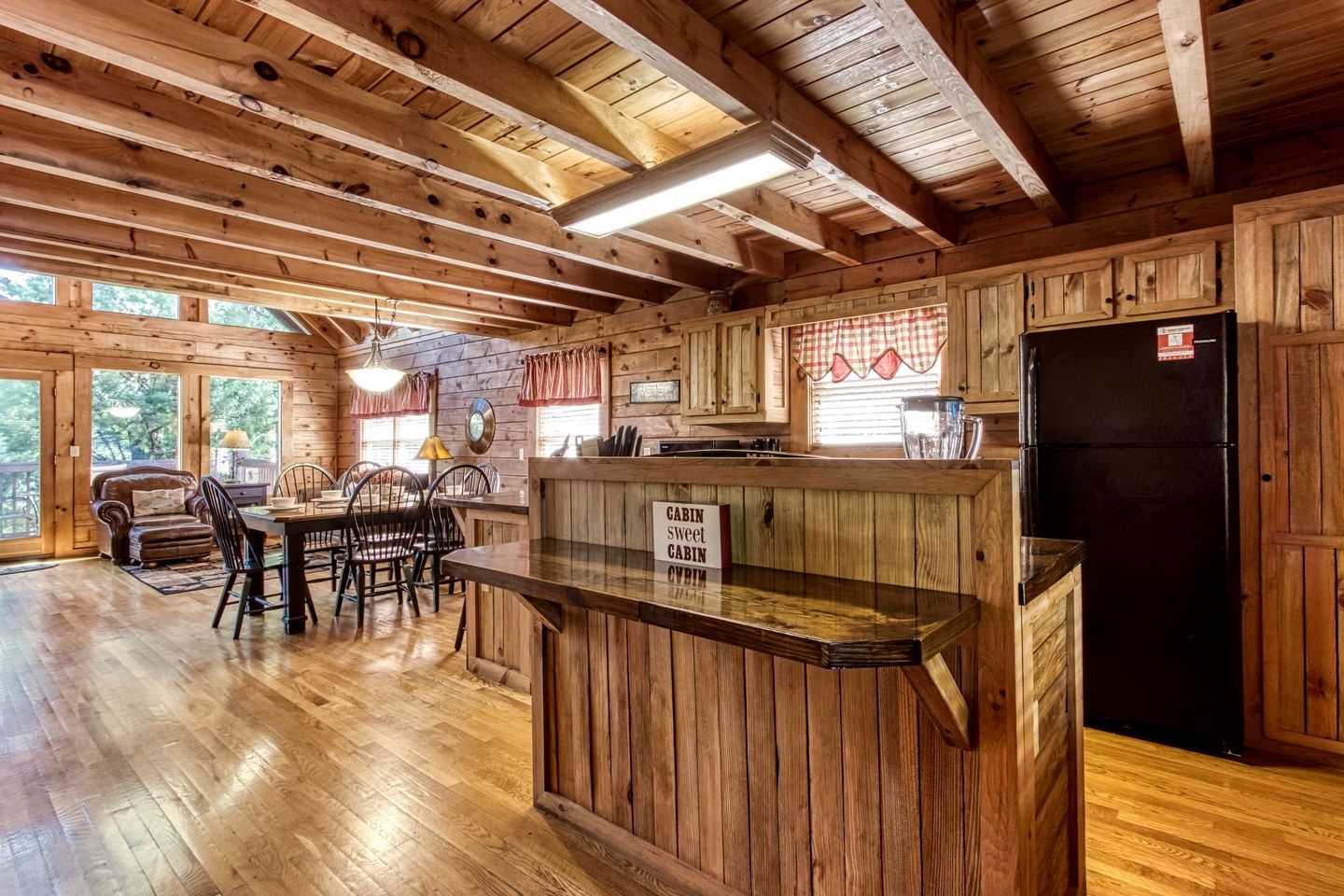 Group Cabin with Game Room and Theater Space in Pigeon Forge, Tennessee